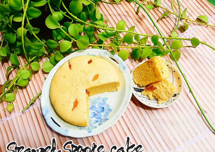 Steamed sponge cake (bông lang hấp)