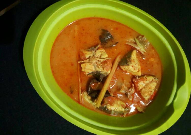 Langkah Mudah untuk meracik Asam Pedas Ikan 🐟 Lezat