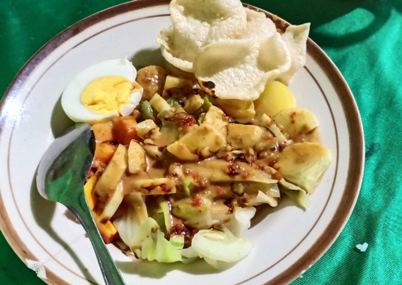 Gado gado maknyuuss