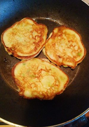 Une photo de Pancakes à l'oignon et à la ciboulette