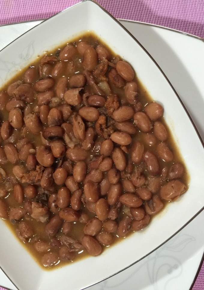 Una foto de Alubias pintas con chorizos y morcillas