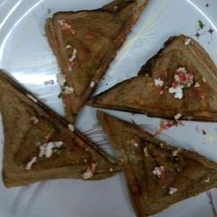A picture of Paneer veggies sandwich.