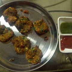 Methi moong dal ke pakode A picture of Methi moong dal ke pakode.