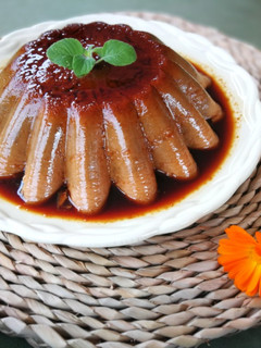 Una foto de Flan de turrón con almendras al ness