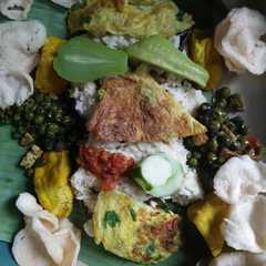 A picture of Nasi liwet magic com.