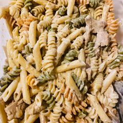 A picture of Yummy Alfredo.