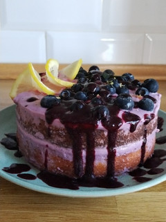Una foto de Tarta de limón y arándanos
