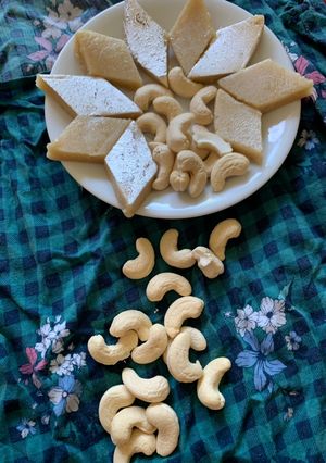 A picture of Kaju Katli.