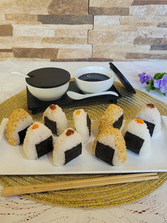 Una foto de Onigiri