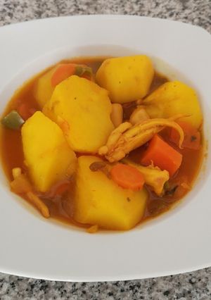 Una foto de Patatas guisadas con calamares
