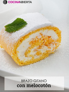 Una foto de Brazo gitano relleno de nata y melocotón, 56