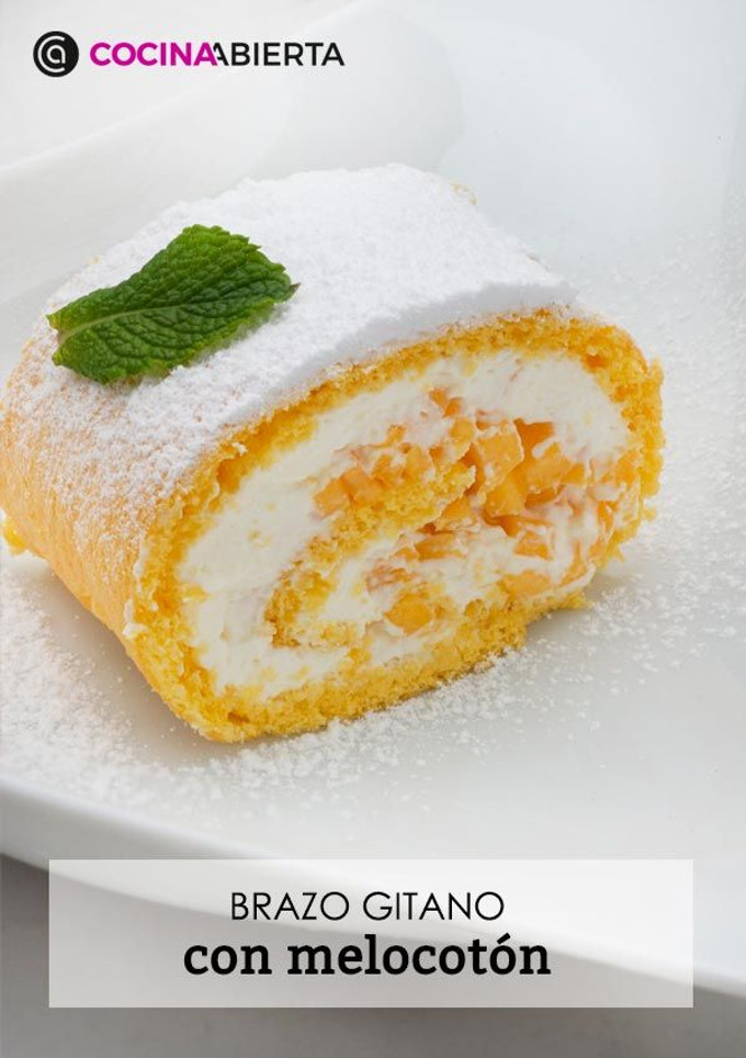 Una foto de Brazo gitano relleno de nata y melocotón,      56