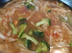 Una foto de 🥬Sopa de Col 🥬 súper fácil 😋