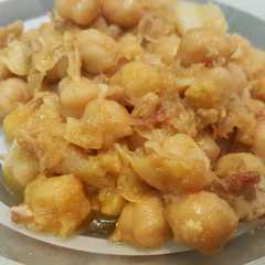 Una foto de Garbanzos con repollo (sobras de cocido)