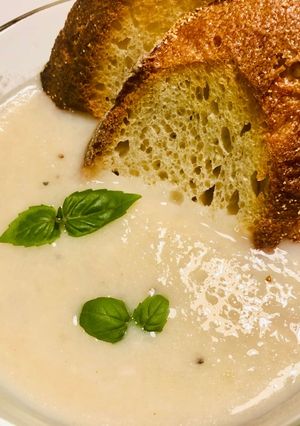 A picture of Creamy Cauliflower Soup.