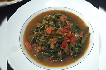 Langkah Mudah untuk Menyiapkan Tumis Kangkung Balacan, Sempurna