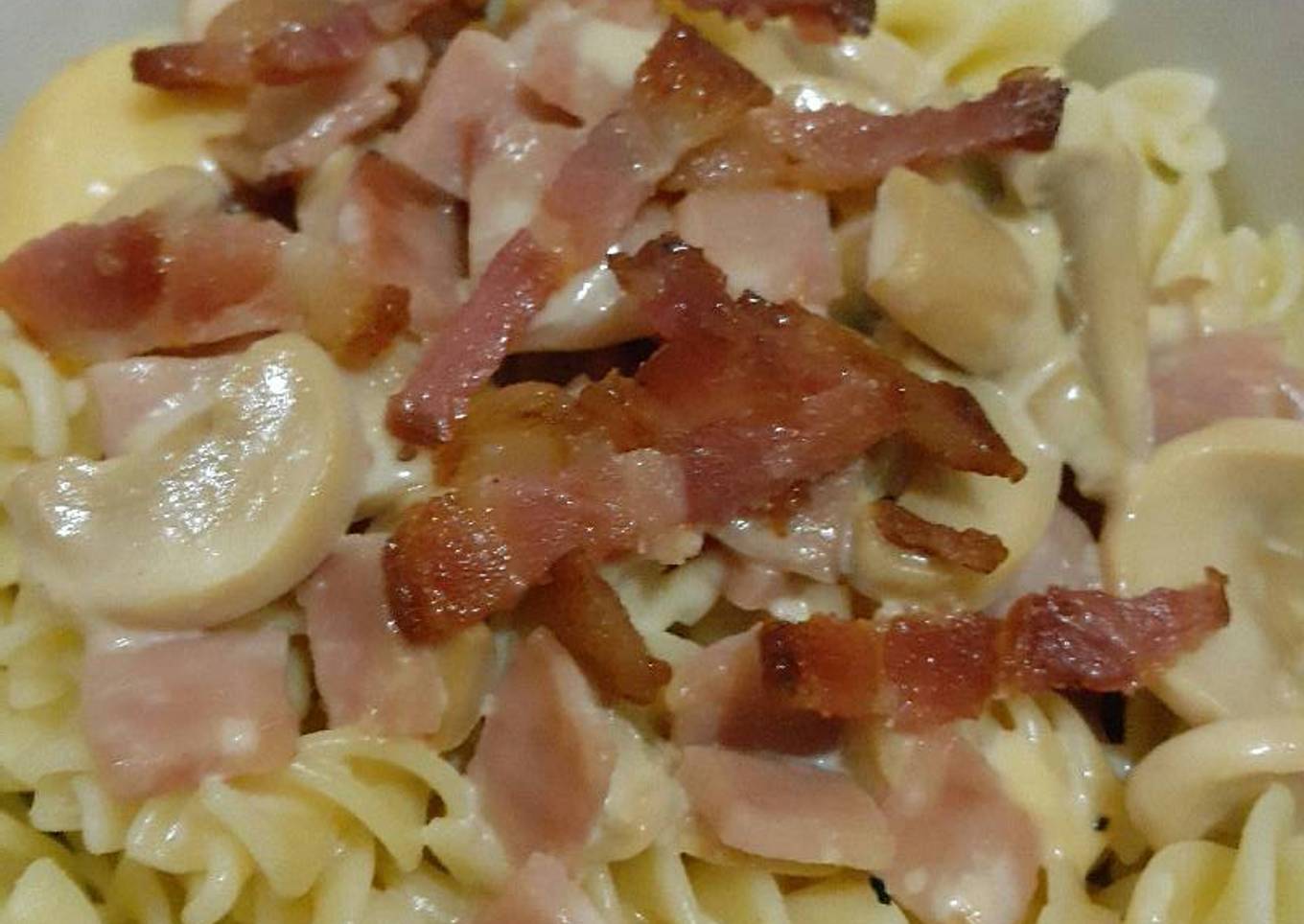 Ham & Mushroom Pasta in Béchamel Sauce
