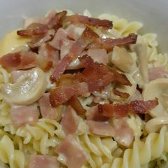 A picture of Ham & Mushroom Pasta in Béchamel Sauce.