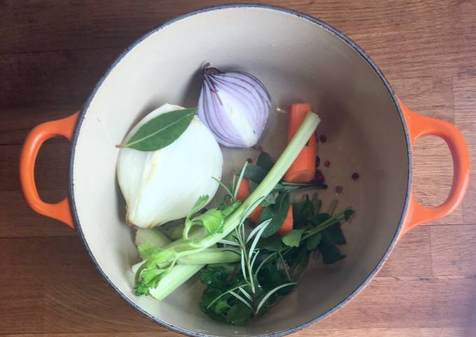 Easiest Way to Make Quick Homemade Vegetable and Herb Broth /Stock 🌱🌿