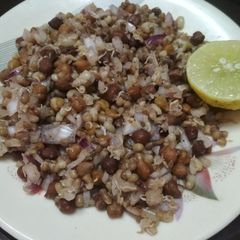 A picture of Moth chaat.