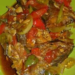รูปของ Ikan gembong masak kecap pedas ala evigani