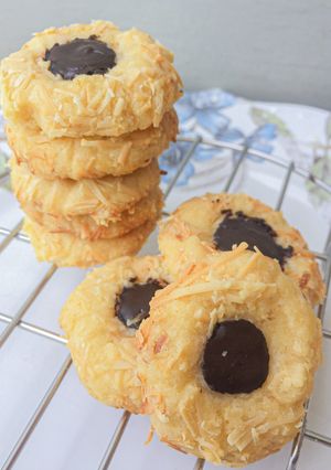 Foto resep Crunchy Choco Cheese Thumbprint Cookies