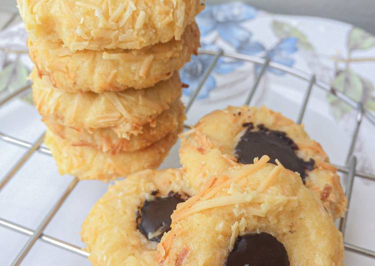 Resep Crunchy Choco Cheese Thumbprint Cookies Anti Gagal