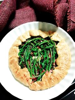 Foto di Torta brisee salame e asparagi