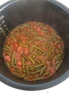 Una foto de Guiso de judías con salchicha fresca