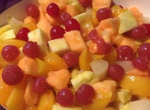 Una foto de Ensalada de frutas tropicales