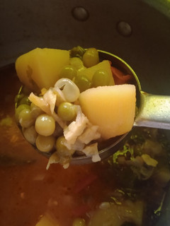 உருளைக் கிழங்கு பட்டாணி கிரேவி(potato peas gravy recipe in tamil) செய்முறை முக்கிய புகைப்படம்