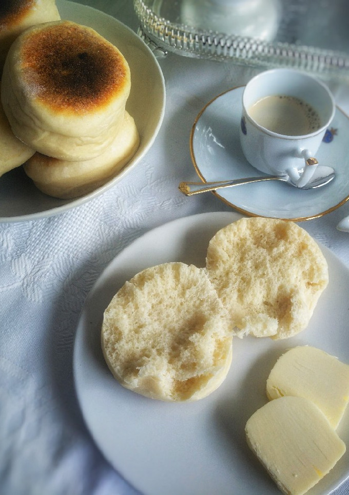 Una foto de Muffins ingleses (panecillos sin horno)