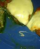 Zapallitos rellenos con cebada perlada y carne vegetal