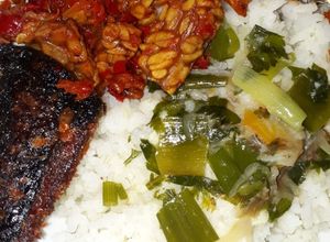 Foto resep Pindang Awang Goreng Cabe Merah dengan tempe #5resepterbaruku