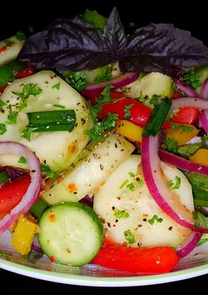 A picture of Mike's Tangy Garden Fresh Summer Salad.