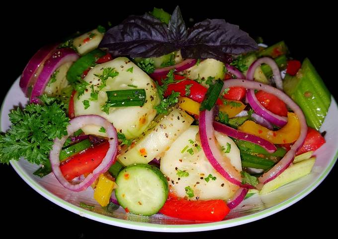 Mike's Tangy Garden Fresh Summer Salad