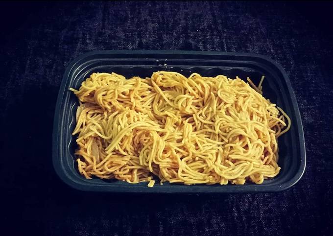 Chowmein Without Green Vegetables