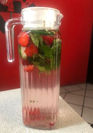 Una foto de Infusión de fresa con menta
