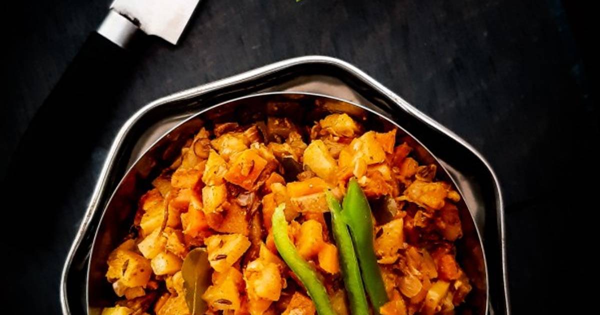Carrot And Potato poriyal Recipe by Mehathab Manzoor Cookpad