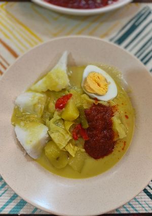 Gambar Lontong & Kuah Lodeh
