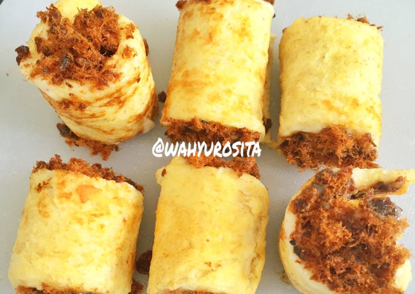 Simple Beef Floss Roll Bun