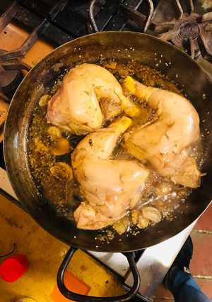 Una foto de Pollo aromático