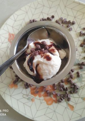 ચોકો વેનીલા આઈસ્ક્રીમ રેસીપી મુખ્ય ફોટો