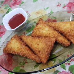 Chicken Bread Cone😋 A picture of Chicken Bread Cone😋.