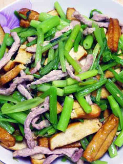【厚生廚房】芹菜炒豆干 的食譜成品照片