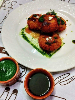 आलू मटर टिक्की (Aloo matar tikki recipe in hindi) रेसिपी मुख्य फोटो