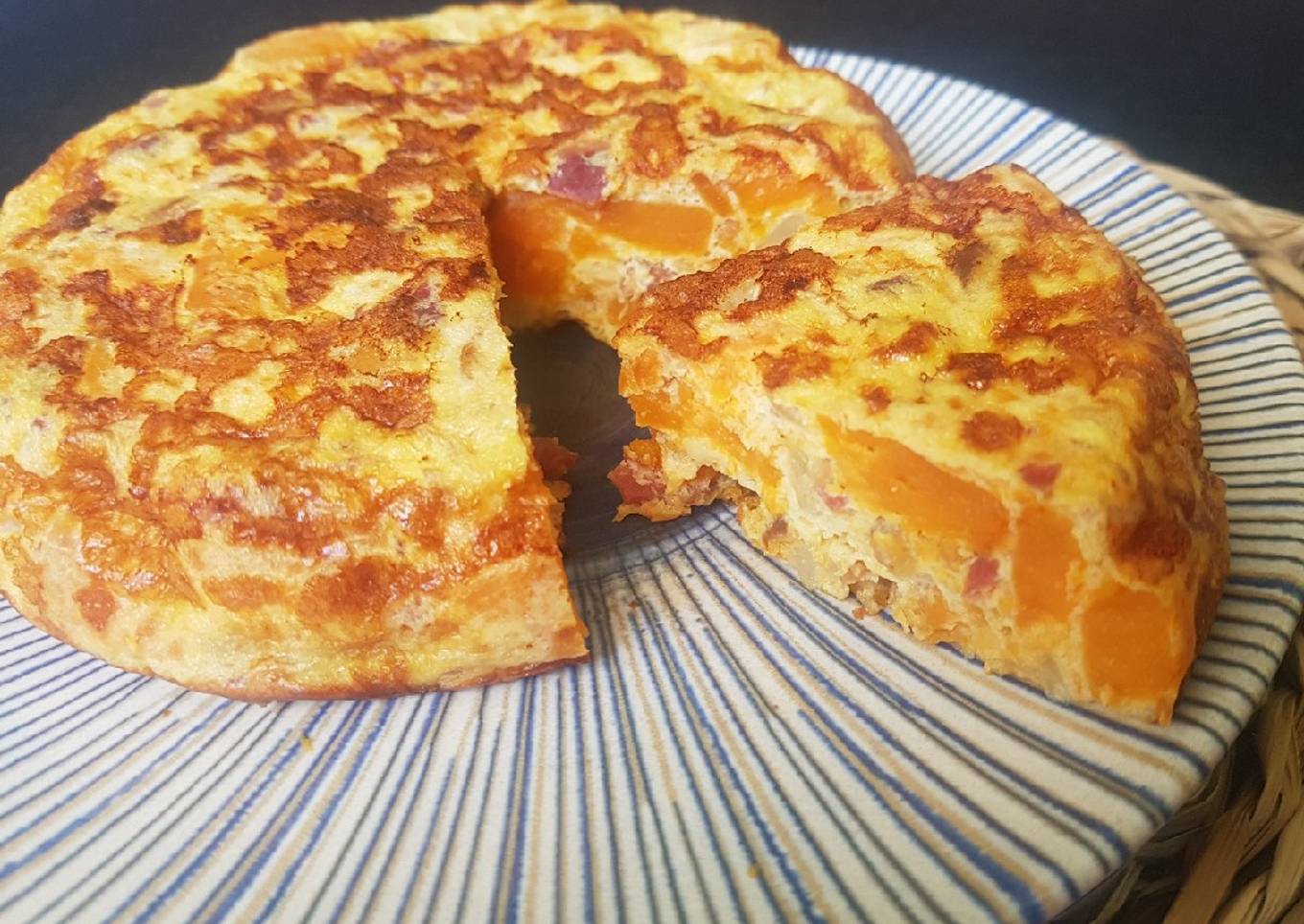 Tortilla de batata con jamón ibérico