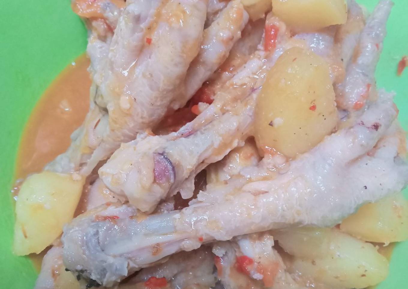 Ceker ayam kentang kuah nyemek pedas