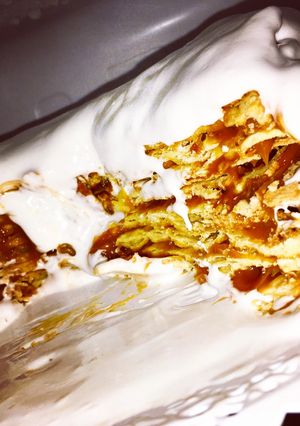 Una foto de Alfajor santafecino o postre rogel