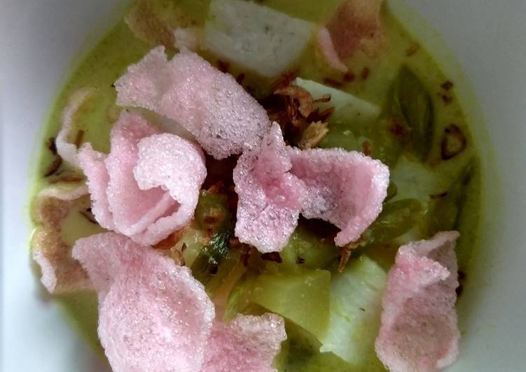 Bagaimana Menyiapkan Lontong sayur ala mama mertua yang Lezat Sekali
